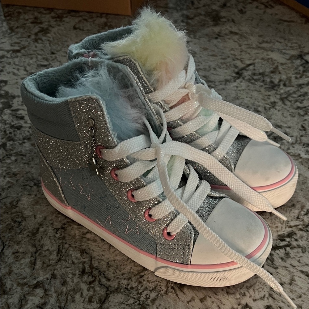Adorable Little girls size 12 Sparkly Silver High-Top Kids Sneakers